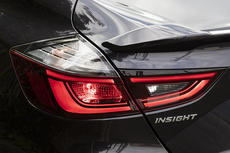 ポジション点灯＆ブレーキランプ点灯時