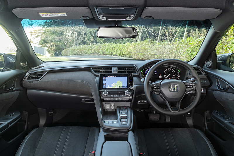 インパネはシンプルデザインを採用しつつ、ソフトパッド採用面の拡大などにより高品質感のある仕上がり