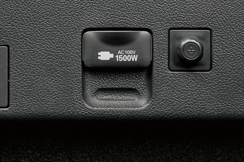 非常時給電システム付きのアクセサリーコンセント（AC100V 1500W）を引き続き採用