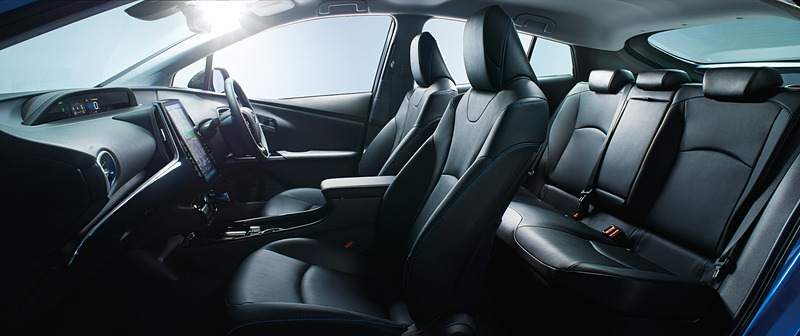 A“ツーリングセレクション”のブラック内装。シート表皮は合成皮革