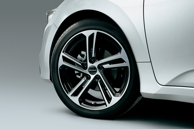 18インチアルミホイール MS-040 切削/グリントブラック塗装：4万5360円/本