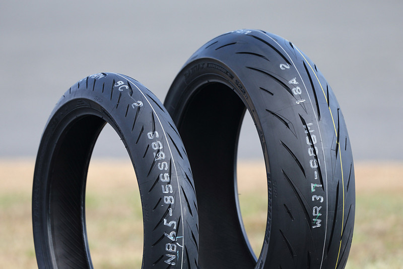 BATTLAX HYPERSPORT S22