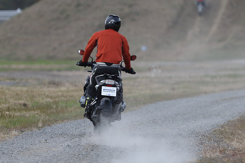 ANAKEE 3でもある程度のダートは不足なく走れるが……