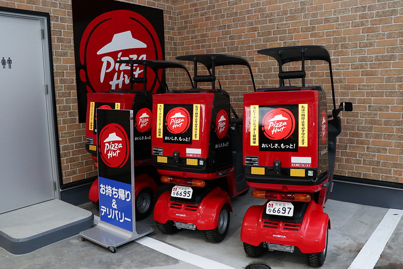 12月14日のオープンから2019年1月6日までは持ち帰りのみで営業。2019年1月7日からは宅配も実施する