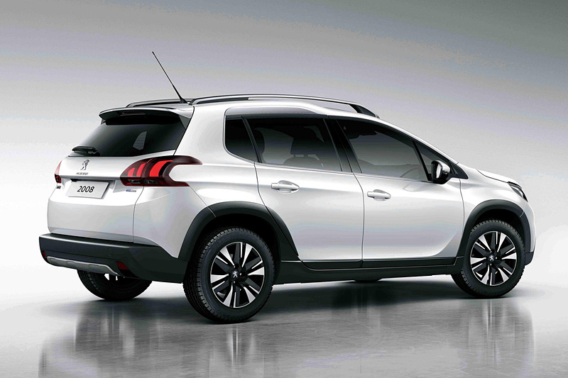 外観では左右Bピラーなどに専用デザインの「CROSSCITY コンパスロゴ」を装備。オプションとして「パノラミックガラスルーフ」（10万円高）も用意する