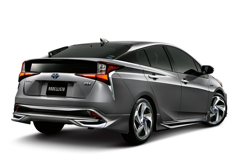 MODELLISTA エアロキット“ICONIC STYLE”（フロントスポイラー＋サイドスカート＋リアスカートのセット）塗装済：19万6560円、素地：17万2800円