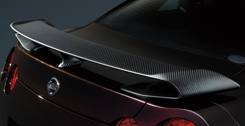 LEDハイマウントストップランプ付のドライカーボン製