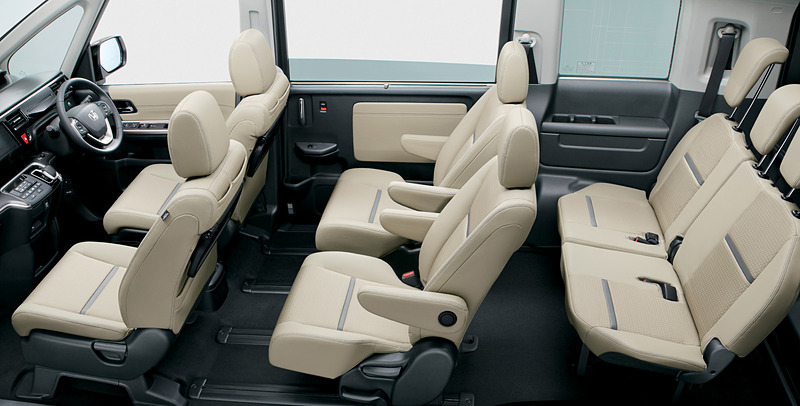 アイボリー×シルバー（はっ水コンビシート）のインテリア