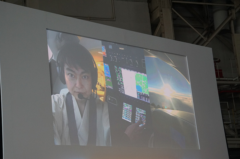 千葉功太郎氏がHondaJet Eliteを試乗体験する様子が紹介された