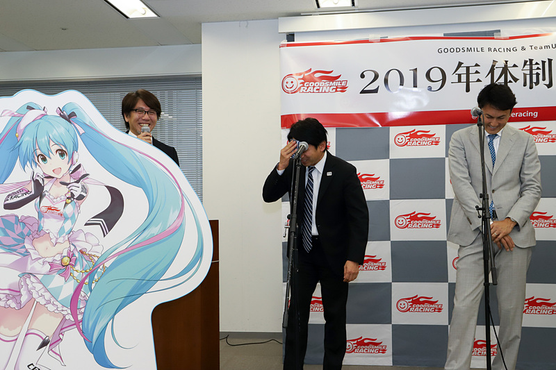 2019年のレーシングミクについて意見を聞かれた片山氏は「年々雰囲気が若返っているような感じがします。個人的には好きです」と汗をかきながら話した