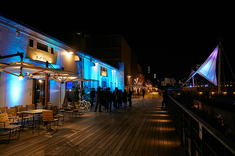 長い1日の締めくくりとして22時～24時までクラブイベントが行なわれ、写真のとおり多くの来場者が会場を訪れた。既存の価値観にとらわれず、こうした新たな取り組みを積極的に実施する姿勢から近年販売台数を伸ばし続けている理由が垣間見えた