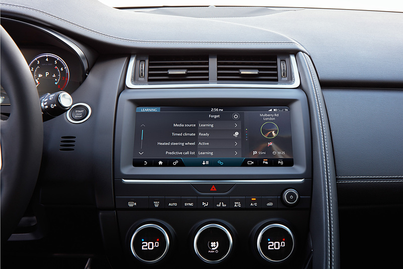 E-PACEの2019年モデルでは、AI（人工知能）のアルゴリズムでドライバーを識別し、シートポジションなどを自動調整する「スマート・セッティング」を新採用