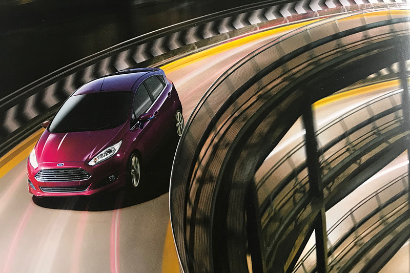 自分のクルマの写真を探すと意外と見つからないもので……。この「フィエスタ」の写真はカタログを撮影した