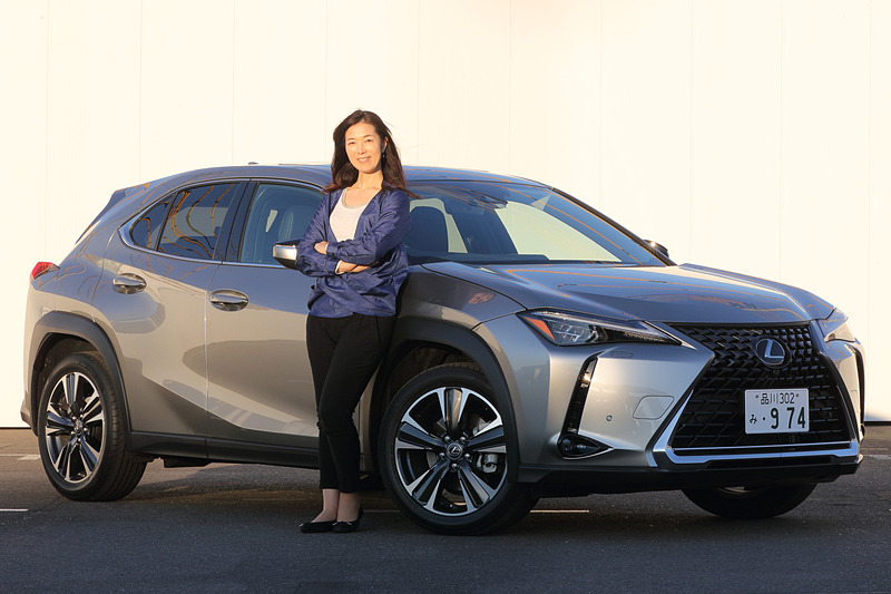 カーライフ・ジャーナリストのまるも亜希子氏が、女性チーフエンジニアが手がけたレクサスのコンパクトクロスオーバー UXをチェック