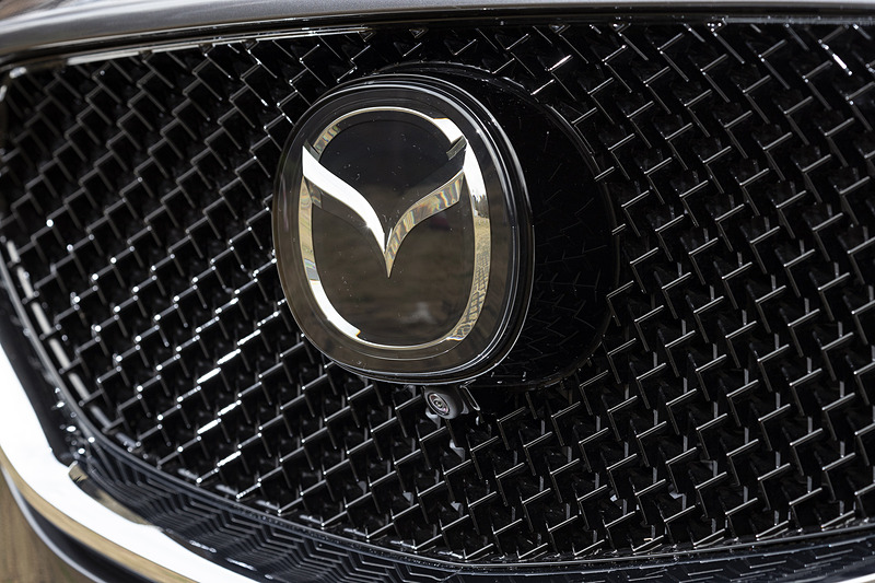 360°ビュー・モニターを特別装備。グリルにカメラが付く