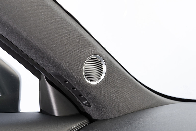 Exclusive ModeはBoseサウンドシステムが標準。その他のグレードもAピラーにツイーターが付く6スピーカーが標準となった