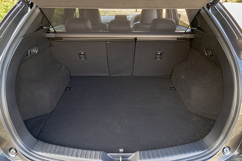 ラゲッジスペースはリアシートのアレンジで容量を変更可能