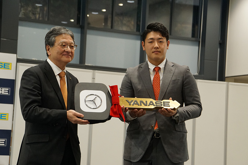 会場では車両のアンベールとマスコットキーの贈呈が行なわれた