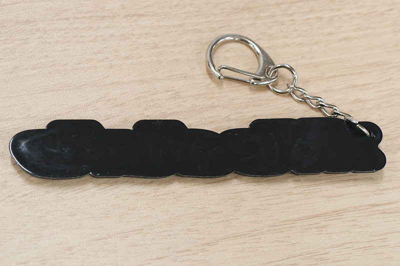 ゴム製の「Modulo キーホルダー」（白）