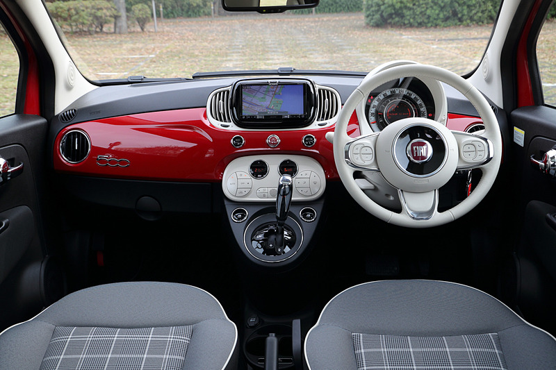 新500のインテリア