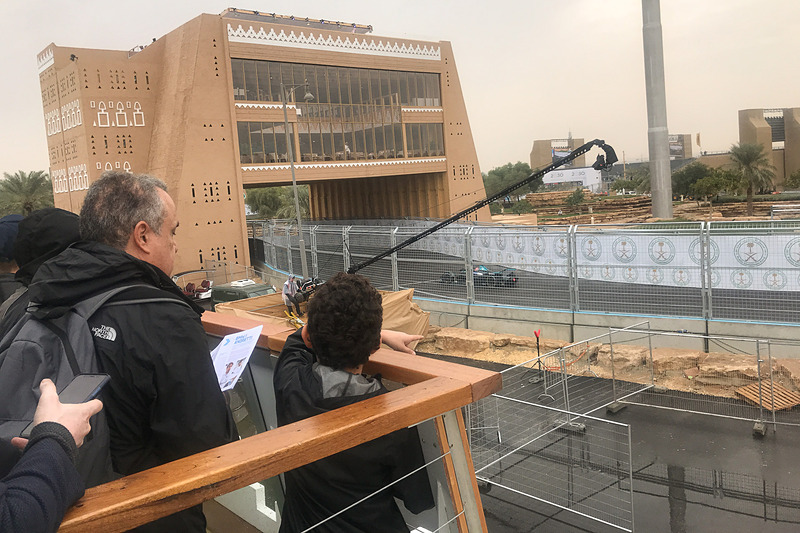 予選はウェットコンディションで行なわれ、ブエミ選手は3番手、ローランド選手は14番手