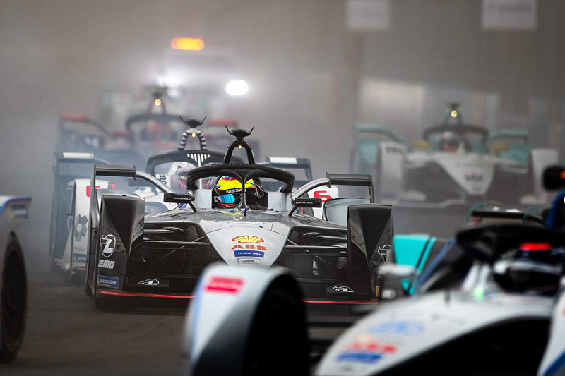 ローランド選手もスタート直後の混乱に巻き込まれることなく無事に走り始める