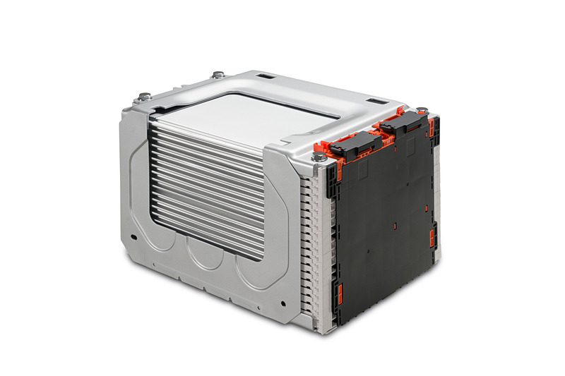 バッテリーパックの密度を向上させ搭載セル数をこれまでの192セルから288セルに増加