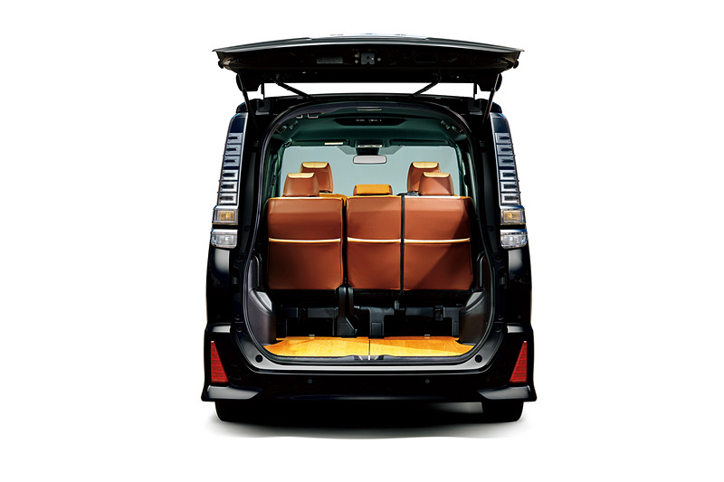 ヴォクシー“MULTI UTILITY”