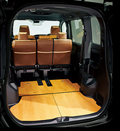 モデリスタ、「ヴォクシー」「ノア」「エスクァイア」に