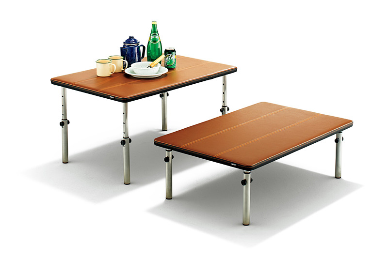 車中泊時のベッドなどのほか、車外でテーブル＆ベンチセットといった活用もできる「マルチユースボード」（12万9600円）