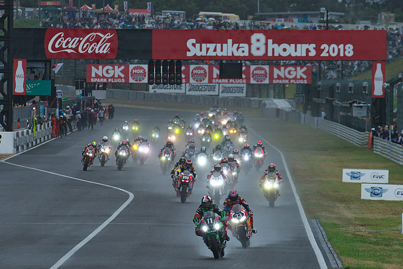 2018“コカ・コーラ”鈴鹿8時間耐久ロードレースのスタートシーン
