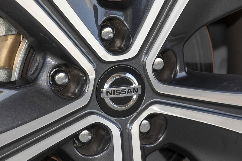 ホイール中央のキャップがシルバーからブラックに変更された