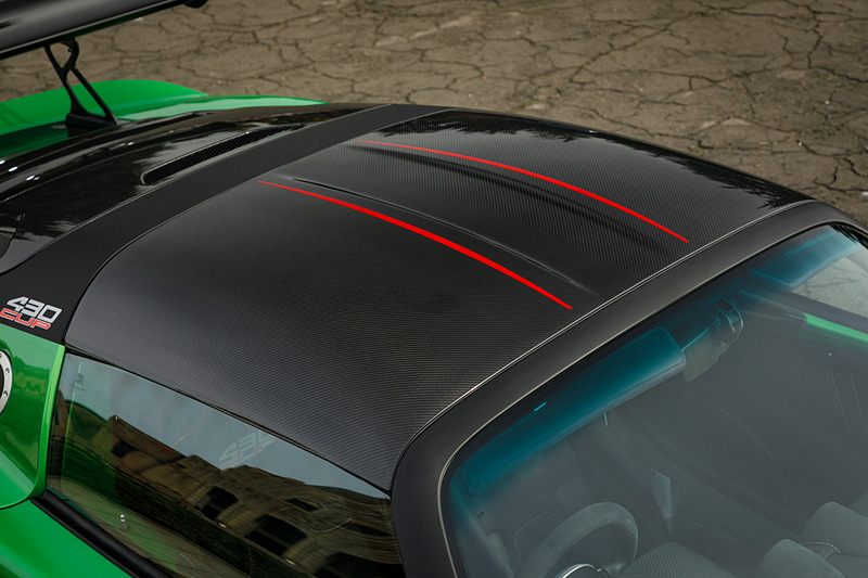 エアロパーツを多く採用して、220kgのダウンフォースを発生