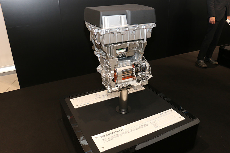 リーフ e＋のe-パワートレーンでは、インバーターの変更に加え、コイルの巻き方なども一部変更されている