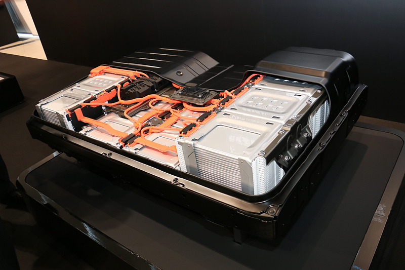 リーフ e＋で採用されている62kWh版の走行用バッテリー