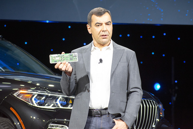 インテルのプレスカンファレンスに登壇したMobileye CEO Amnon Shashua氏