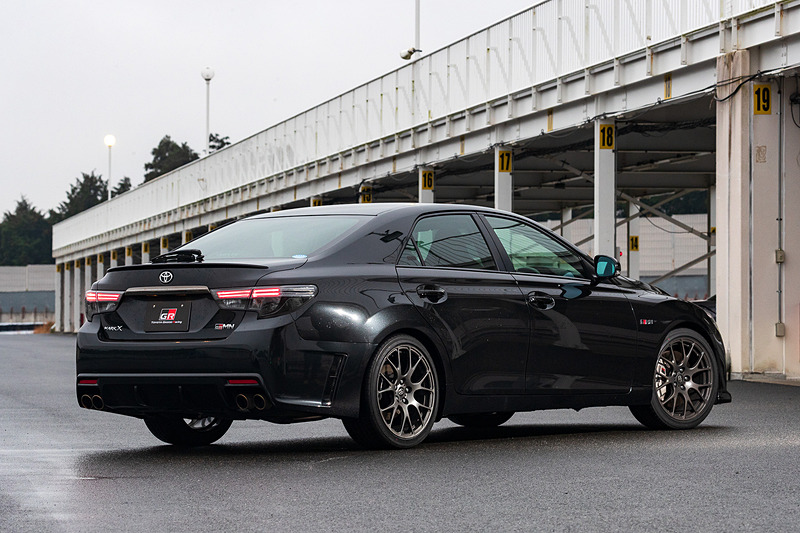 1月11日に受注を開始した2代目「マークX“GRMN”」。価格は513万円。「350RDS」をベースとし、ボディサイズは4795×1795×1420mm（全長×全幅×全高）、ホイールベースは2850mm