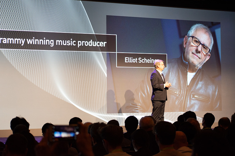 グラミー賞を8度受賞したElliot Scheiner氏が監修に当たる