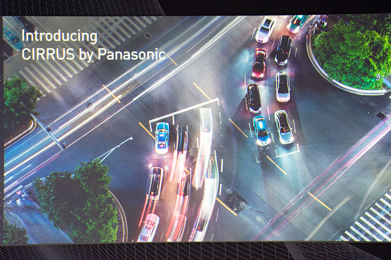 ステージではV2Xプラットフォーム「CIRRUS by Panasonic」を紹介