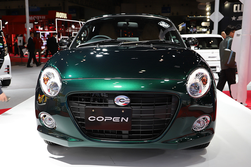 ブースでは「ブリティッシュグリーンマイカ」のコペン クーペを展示