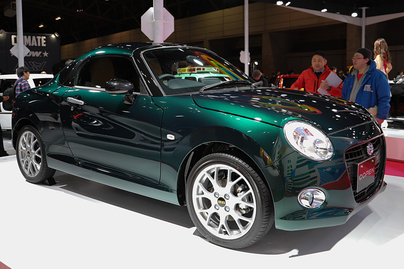 ブースでは「ブリティッシュグリーンマイカ」のコペン クーペを展示