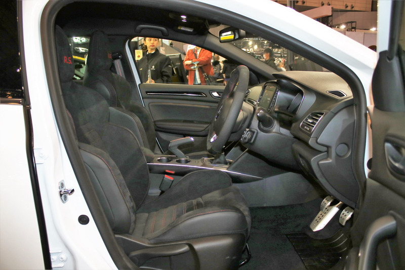 “シャシーカップ”の採用が示唆されるメガーヌ R.S.のMTモデル