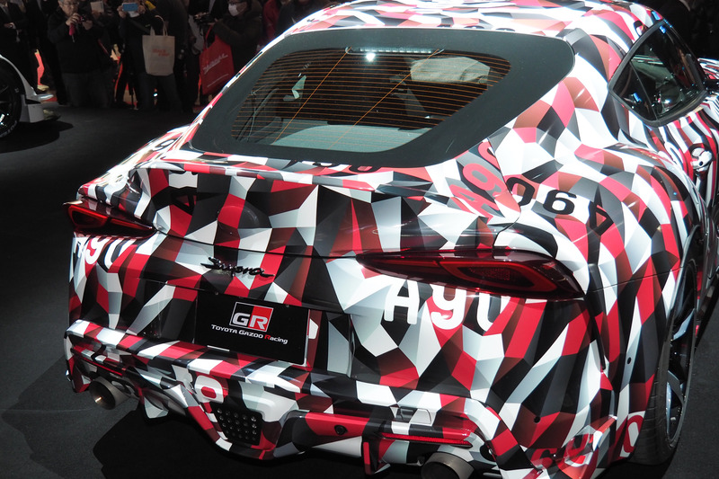 新型スープラ。カモフラージュされているが実物を間近に見ることができる