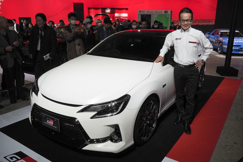 6速MTのマークX“GRMN”と友山氏