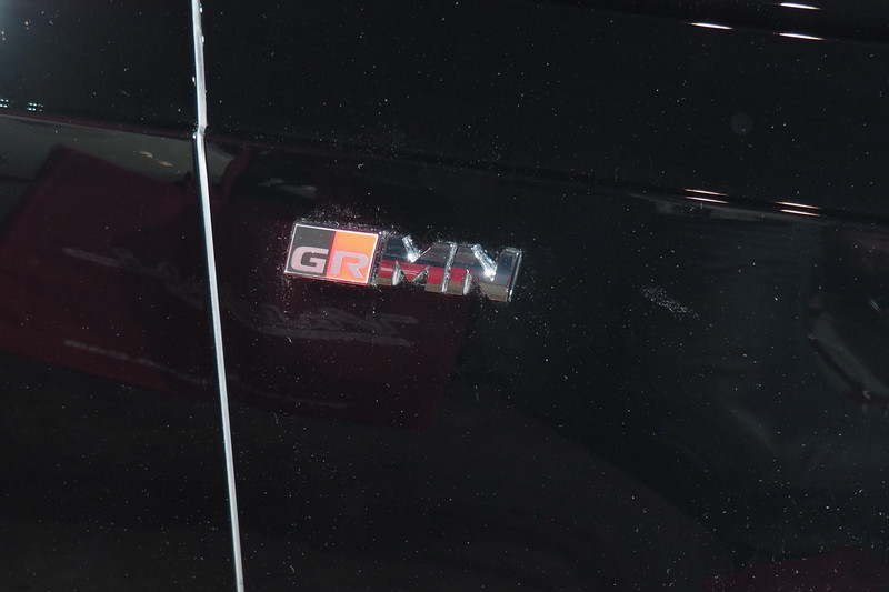 フェンダーに装着されたGRMNバッヂ