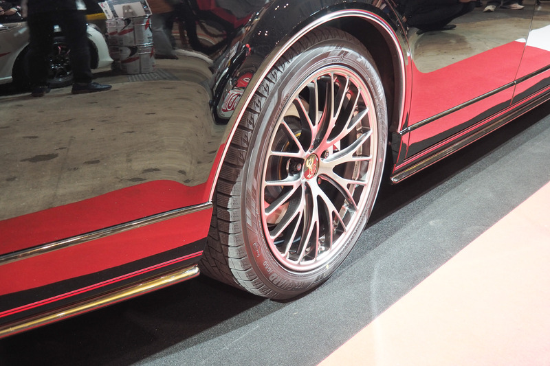 リアタイヤとホイール