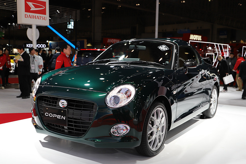 「コペン クーペ」。今回はガラスハッチを開けることはできなかったが、トランク容量は通常モデルと変わらないという。トランクへのアプローチ方法はガラスハッチしかないとのこと