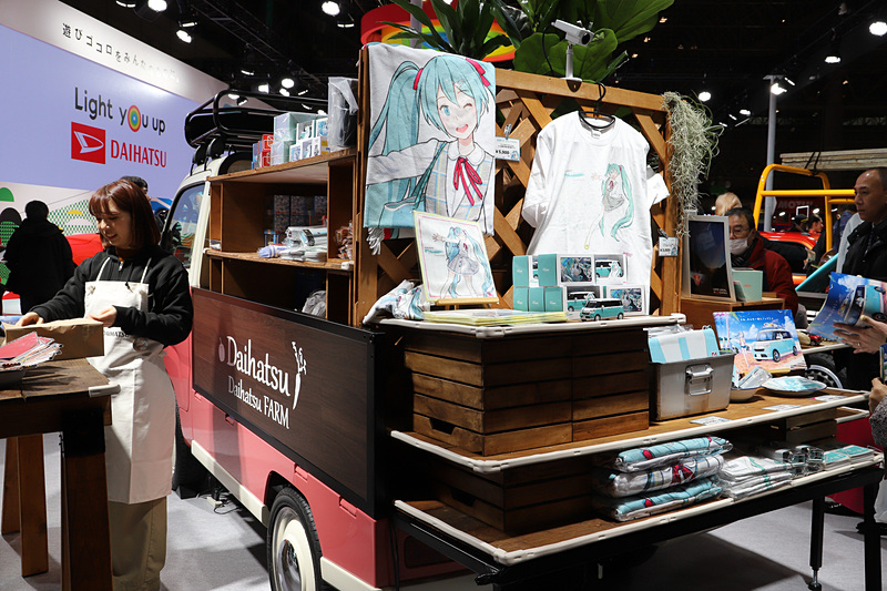 荷台を屋台のように活用する「ハイゼット トラック マルシェ Ver.」