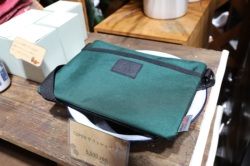 荷台を屋台のように活用する「ハイゼット トラック マルシェ Ver.」