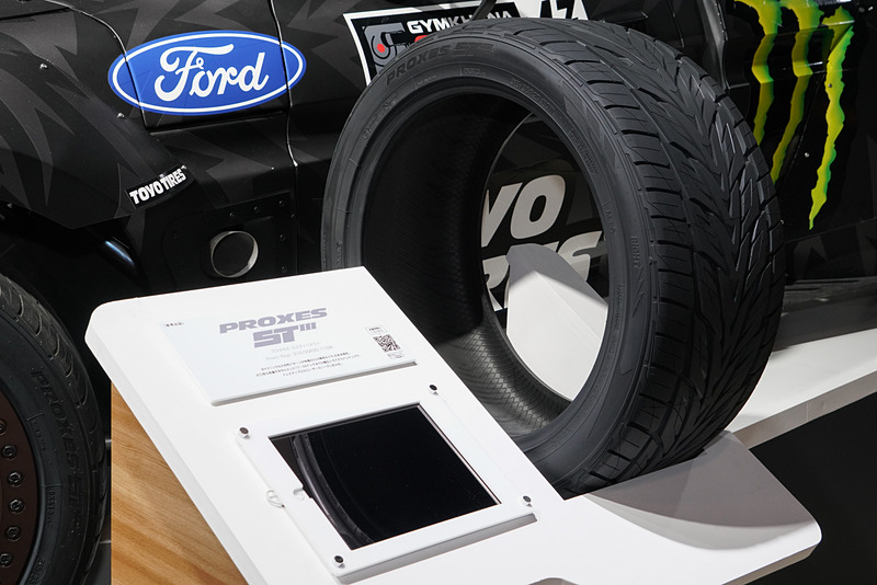 日本未発売の「PROXES ST3」（315/35 R20 110W）